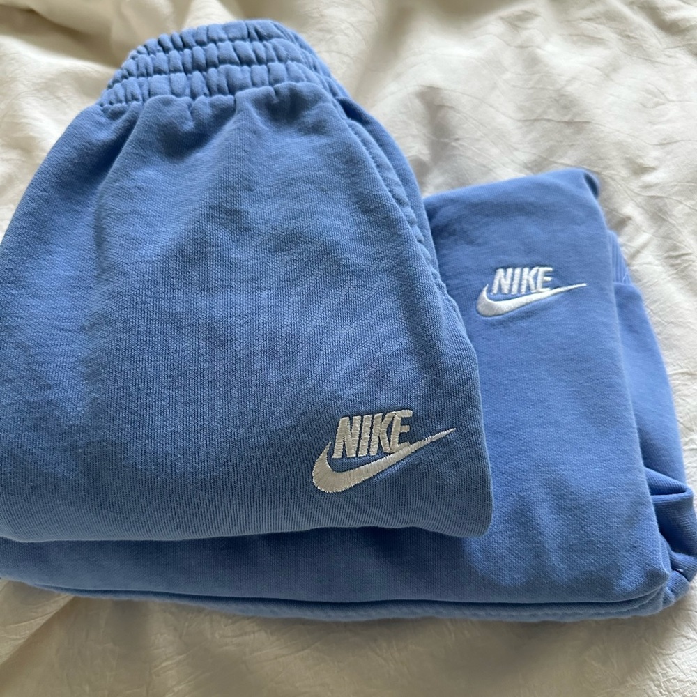 Nike Kids Blue Sweatpants - ✨Like New ✨ Size SM